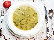Агнешка супа (чорба) със спанак, гъби, агнешки дреболии, зелен лук, чушки, фиде и застройка от жълтък и кисело мляко